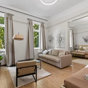 Stylish Apartment, Next To Schloss Belvedere Viyana